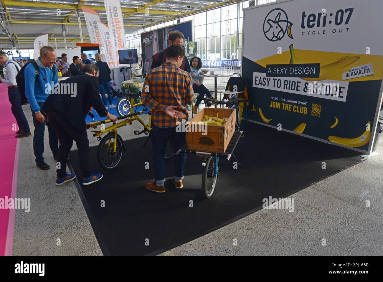 Das einzigartige zehn 07 faltbare Fahrrad für Fracht wird beim International Cargo Bike Festival, Haarlem, Niederlande, am 2022. November ausgestellt Stockfoto