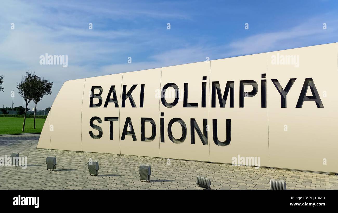 Werbegebäude in der Nähe des Olympiastadions Baku, Aserbaidschan Stockfoto