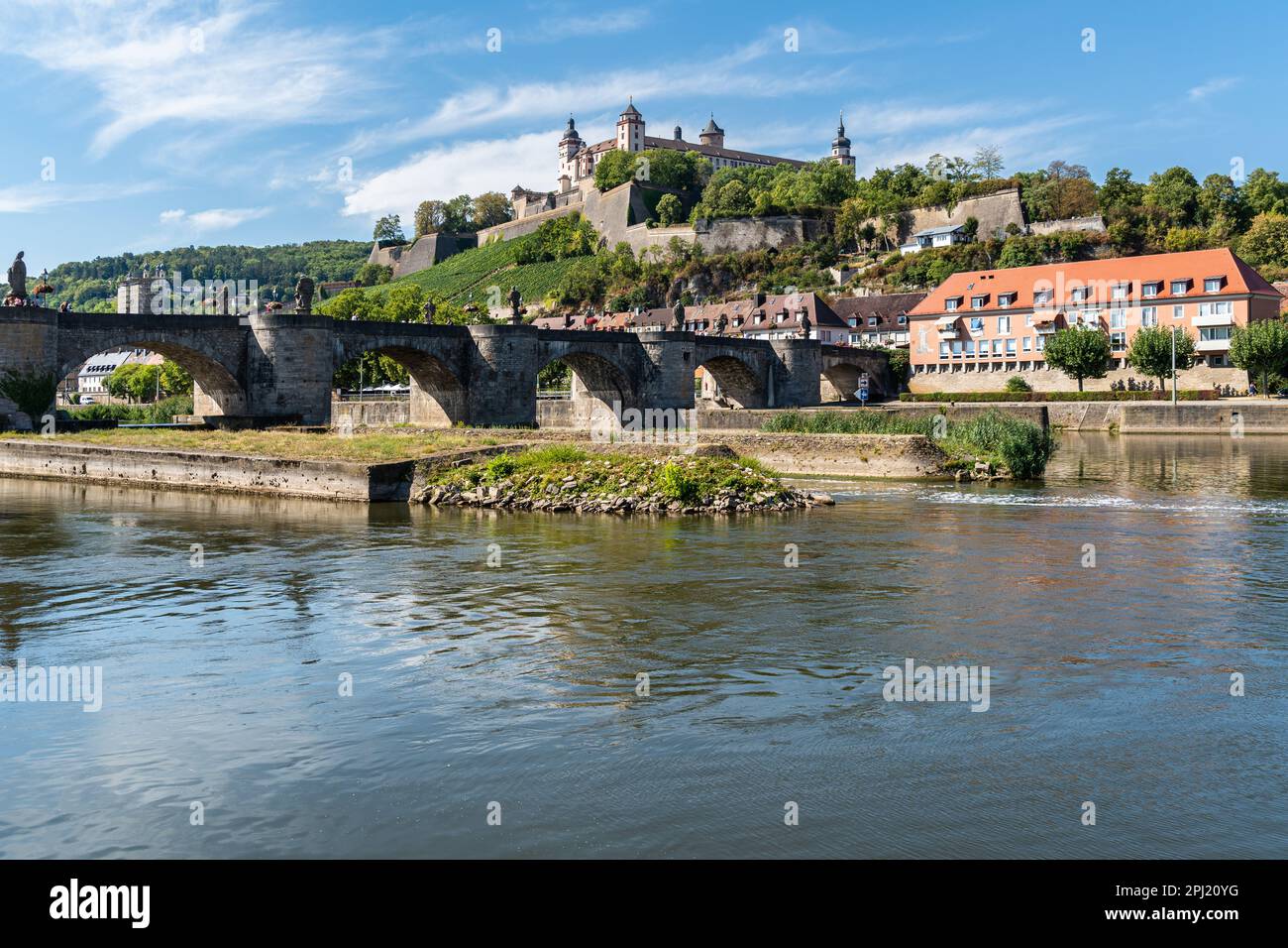 Blick auf Würzburg, eine historische Stadt an der Romantischen Straße und beliebtes Reiseziel in Deutschland Stockfoto