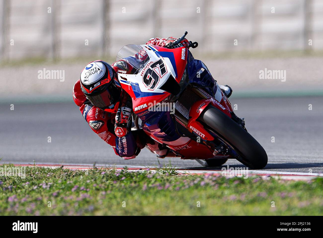 Xavi Vierge aus Spanien aus Team HRC mit Honda CBR1000 RR-R während der SBK Motul FIM Superbike World Championship: Catalunya Testtag 1 auf dem Circuit de Barcelona-Catalunya in Montmelo, Spanien. (Kredit: David Ramirez / Dax Images) Stockfoto