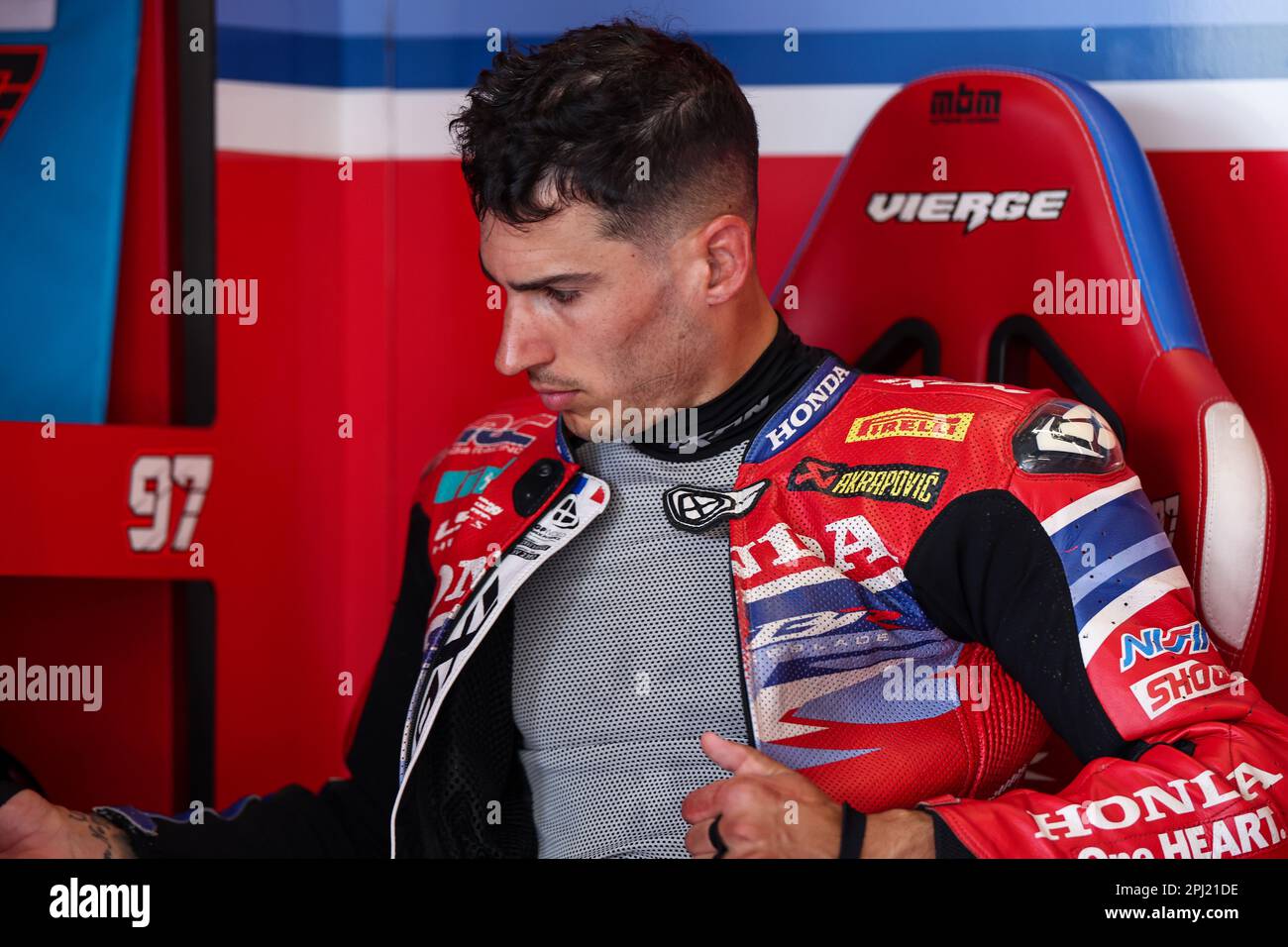 Xavi Vierge aus Spanien aus Team HRC mit Honda CBR1000 RR-R während der SBK Motul FIM Superbike World Championship: Catalunya Testtag 1 auf dem Circuit de Barcelona-Catalunya in Montmelo, Spanien. (Kredit: David Ramirez / Dax Images) Stockfoto