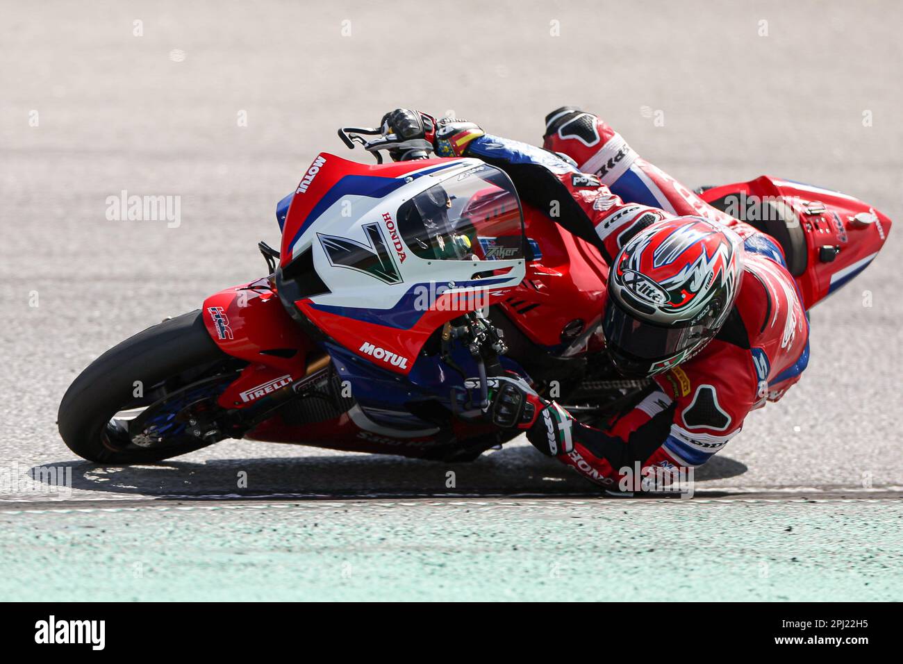 Iker Lecuona aus Spanien vom Team HRC Honda mit CBR1000 RR-R während der SBK Motul FIM Superbike World Championship: Catalunya Testtag 1 auf dem Circuit de Barcelona-Catalunya in Montmelo, Spanien. (Kredit: David Ramirez / Dax Images) Stockfoto