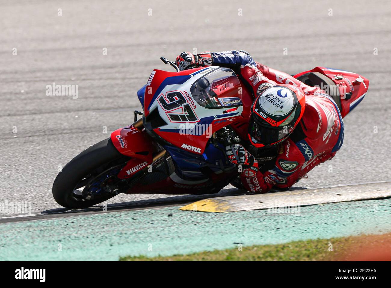Xavi Vierge aus Spanien aus Team HRC mit Honda CBR1000 RR-R während der SBK Motul FIM Superbike World Championship: Catalunya Testtag 1 auf dem Circuit de Barcelona-Catalunya in Montmelo, Spanien. (Kredit: David Ramirez / Dax Images) Stockfoto