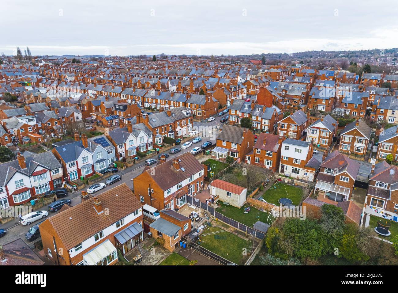 Drohnenaufnahme von Wollaton, einem der begehrtesten Teile von Nottingham, England. Hochwertiges Foto Stockfoto