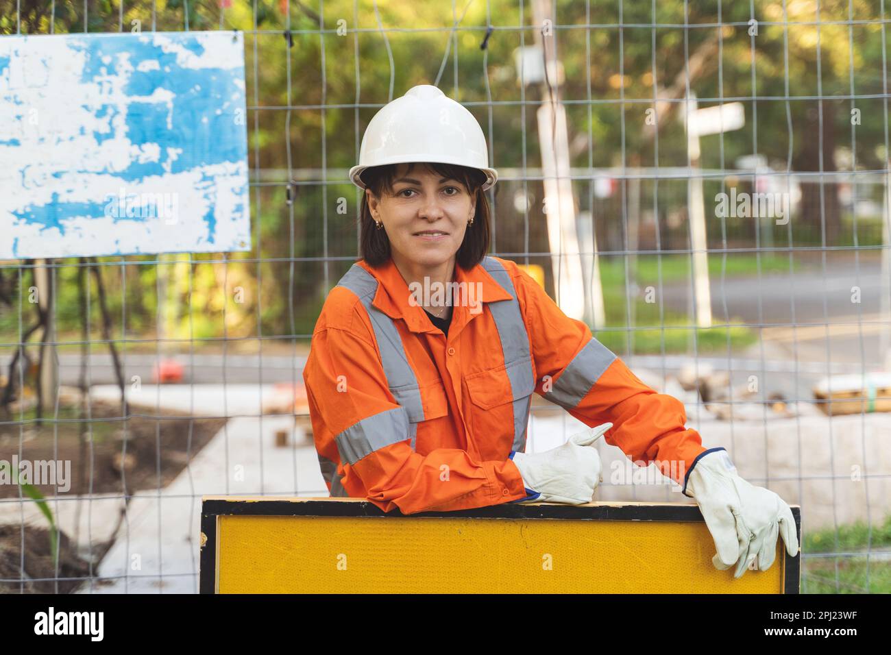Weibliche Industriearbeiterin Stockfoto
