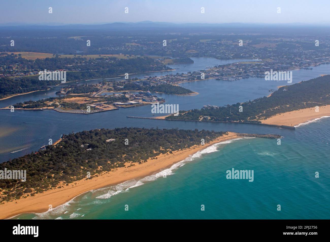 Lufteinfahrt zu den Seen und den Gippsland Lakes Stockfoto