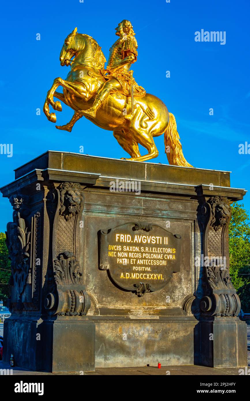 Dresden, Deutschland, 6. August 2022: Goldene-Reiter-Statue in der deutschen Stadt Dresden. Stockfoto