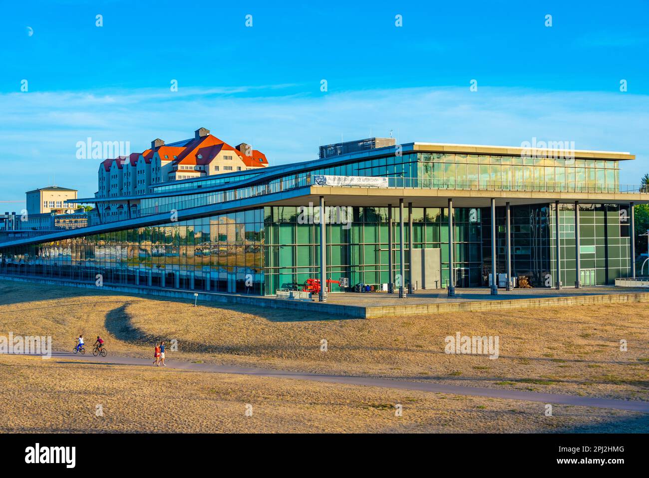 Dresden, Deutschland, 7. August 2022: Internationales Kongresszentrum in Dresden. Stockfoto