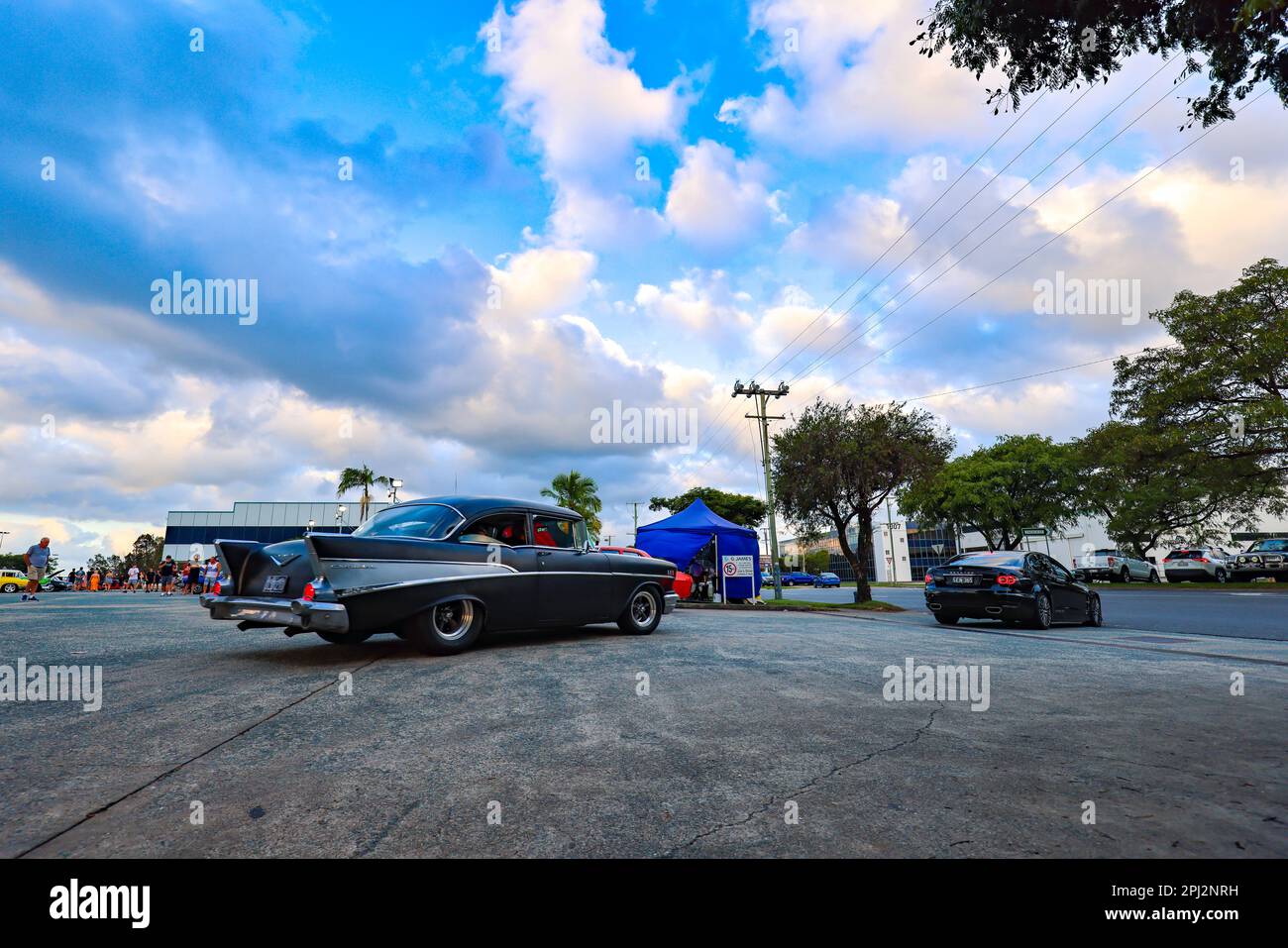 Brisbane QLD Australien 18. März 2023 Besucher sehen Oldtimer auf