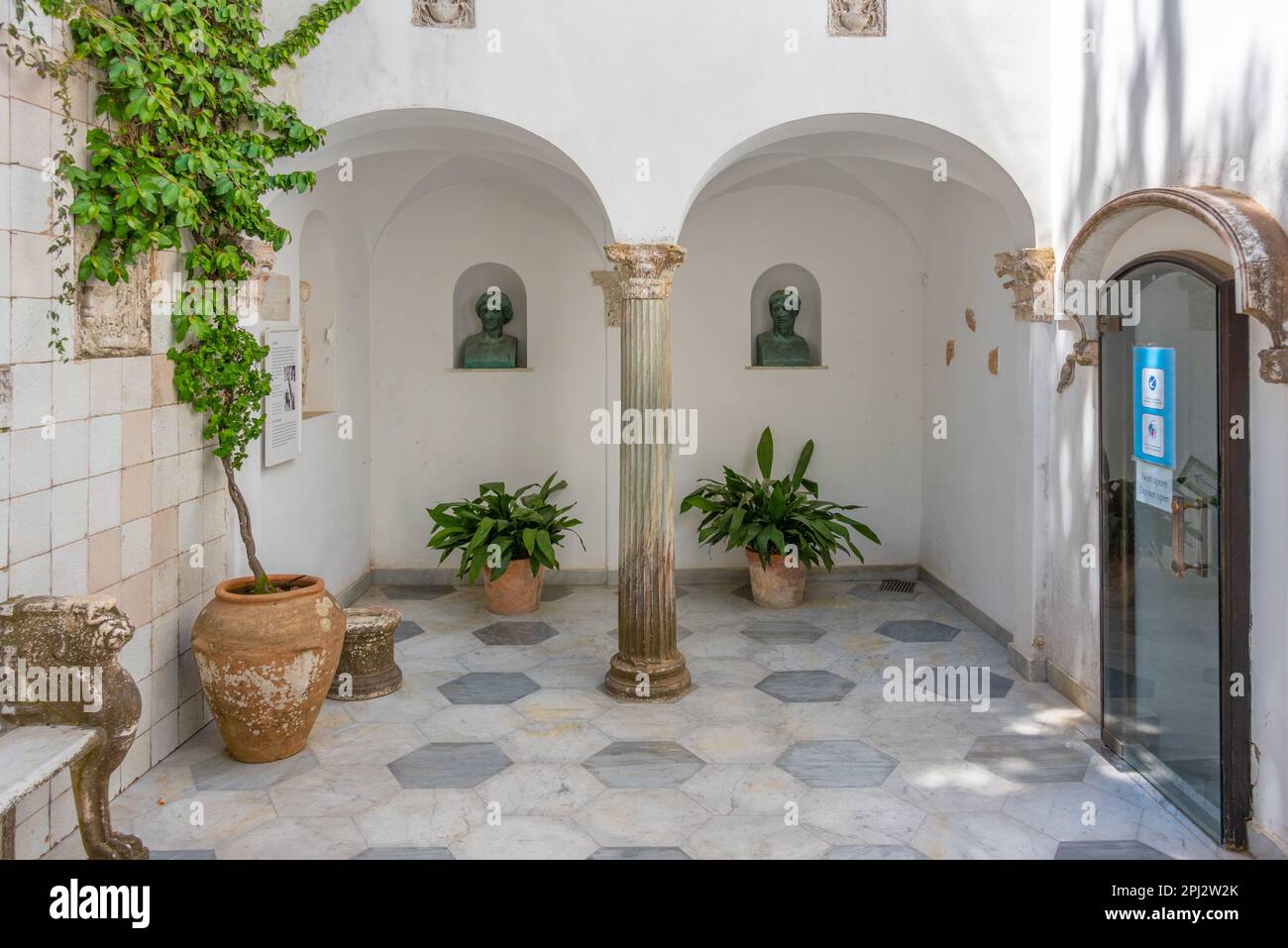 Anacapri, Italien, 20. Mai 2022: Innenansicht der Villa San Michele in Anacapri, Italien. Stockfoto Anacapri, Italien, 20. Mai 2022: Innenansicht der Villa San Michele in Anacapri, Italien. Stockfoto