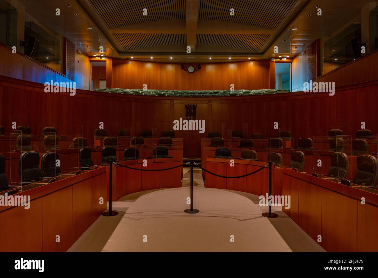 Saragossa, Spanien, 30. Mai 2022: Versammlungshalle im Aragonesischen parlament in Saragossa, Spanien. Stockfoto