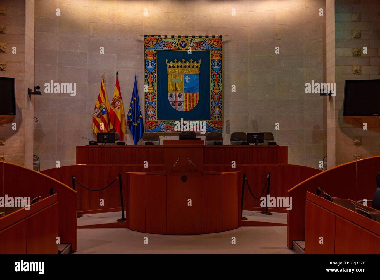 Saragossa, Spanien, 30. Mai 2022: Versammlungshalle im Aragonesischen parlament in Saragossa, Spanien. Stockfoto