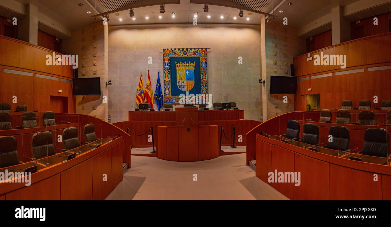 Saragossa, Spanien, 30. Mai 2022: Versammlungshalle im Aragonesischen parlament in Saragossa, Spanien. Stockfoto