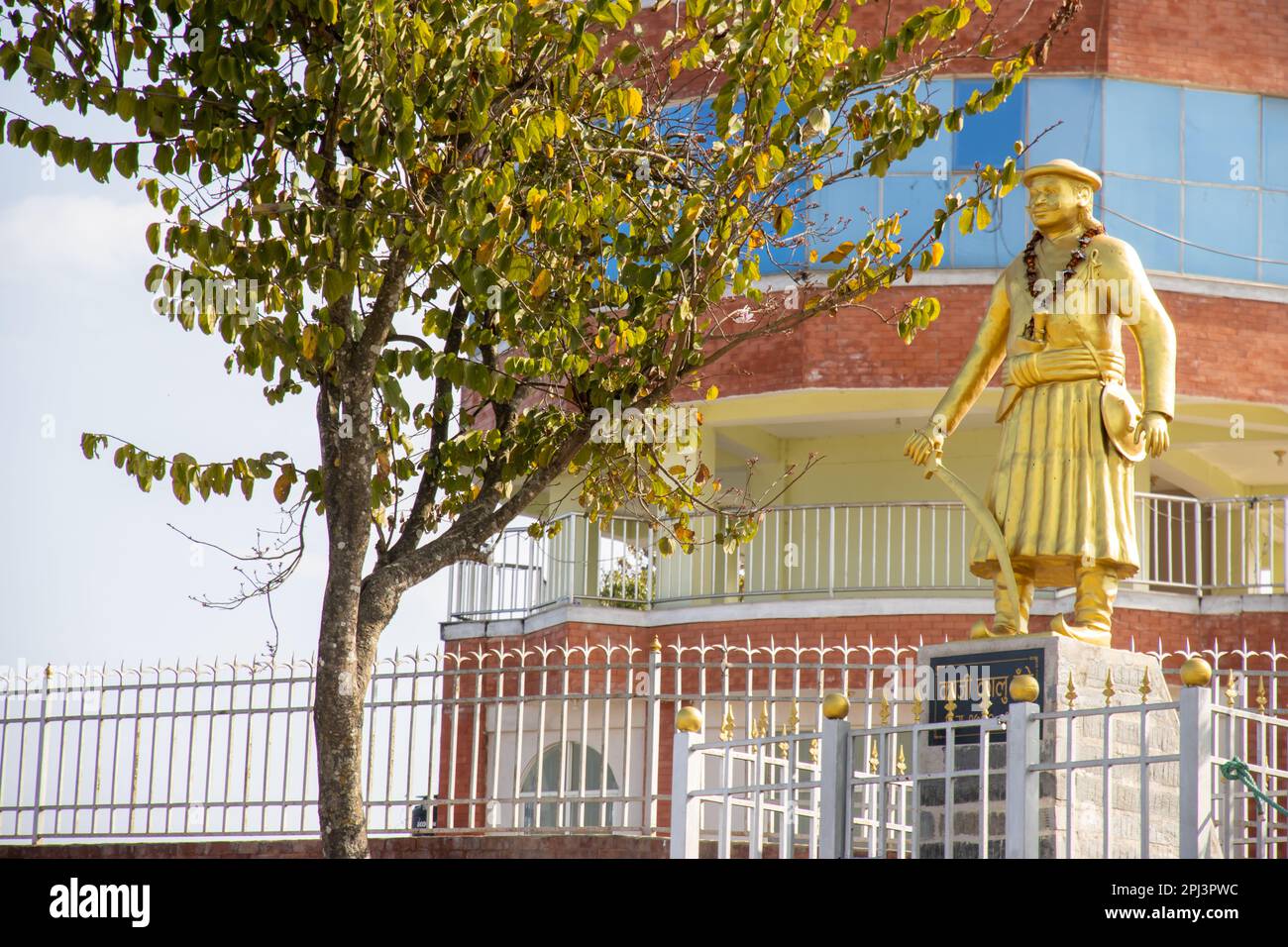 Statue des Gorkhali-Kriegers Kalu Pande und Silhouette in Chandragiri, Kathmandu Nepal Stockfoto