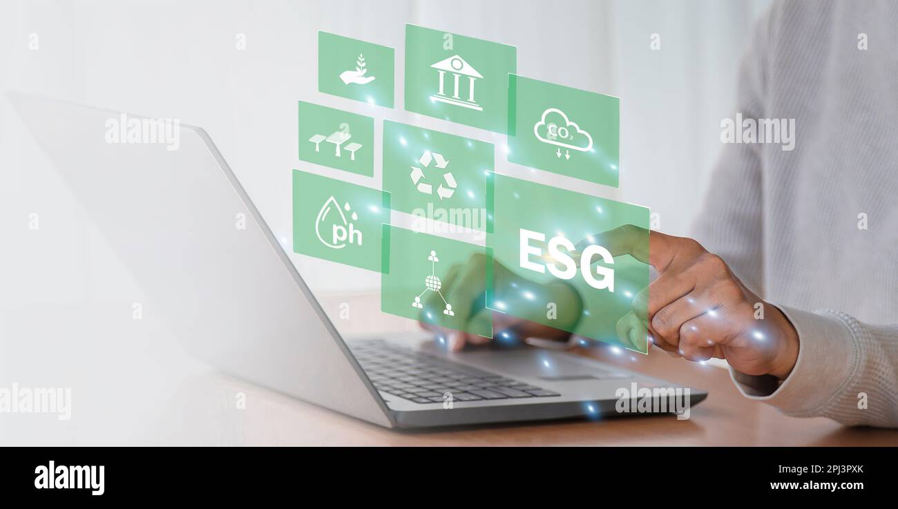 ESG, Environmental, Social and Governance Sustainable Industry of Business Global Warming Reduction Concept on Green background Stockfoto