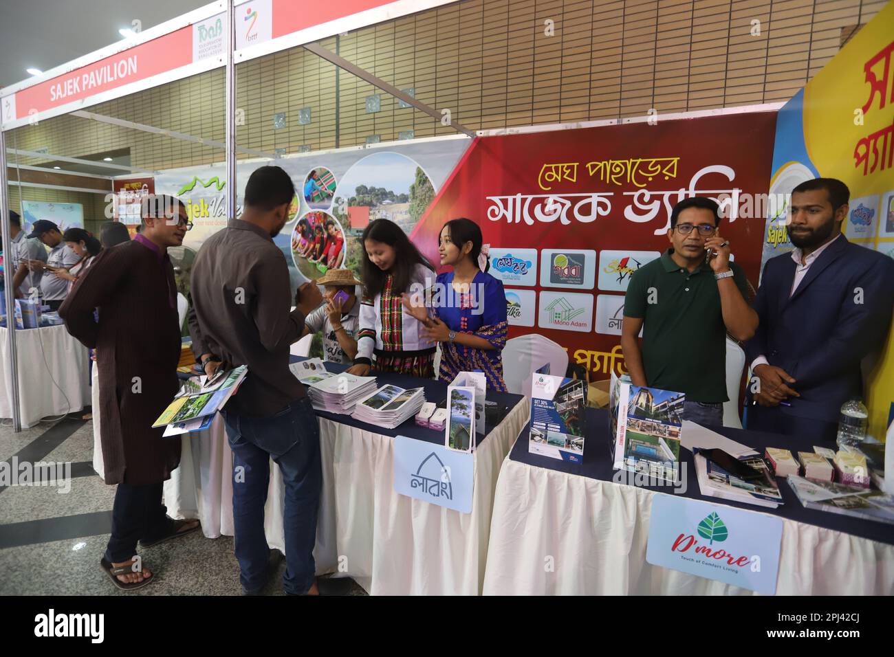 Die dreitägige Reise- und Tourismusmesse in Bangladesch beginnt im Bangabandhu International Conference Centre in Dhaka, das von den Reiseveranstaltern A organisiert wird Stockfoto