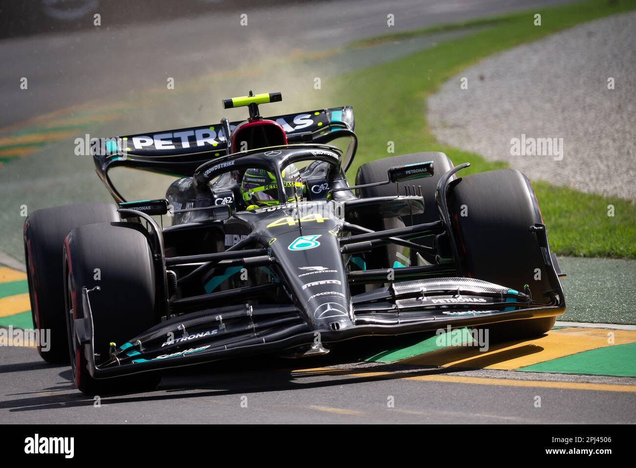 Melbourne, Australien, 31. März 2023. Lewis Hamilton (44) fährt für das Mercedes-AMG PETRONAS F1 Team während der Formel-1-Übung beim australischen Formel-1-Grand Prix am 31. März 2023 auf der Melbourne Grand Prix Circuit in Albert Park, Australien. Kredit: Dave Hewison/Speed Media/Alamy Live News Stockfoto