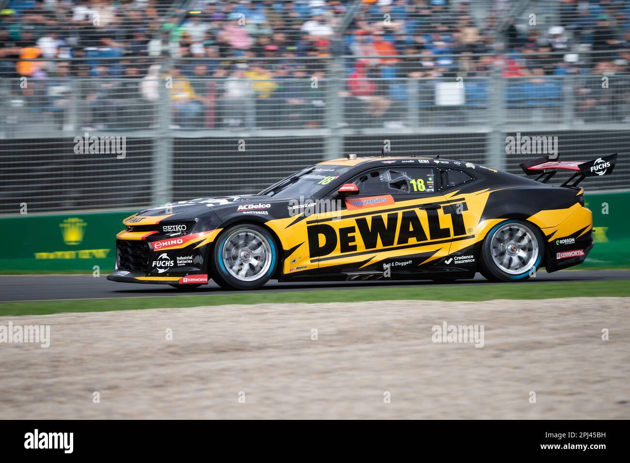 Melbourne, Australien, 31. März 2023. Mark Winterbottom (18) fährt für Team 18 während des Supercars-Rennens 2 beim australischen Formel 1 Grand Prix am 31. März 2023 auf der Melbourne Grand Prix Circuit in Albert Park, Australien. Kredit: Dave Hewison/Speed Media/Alamy Live News Stockfoto