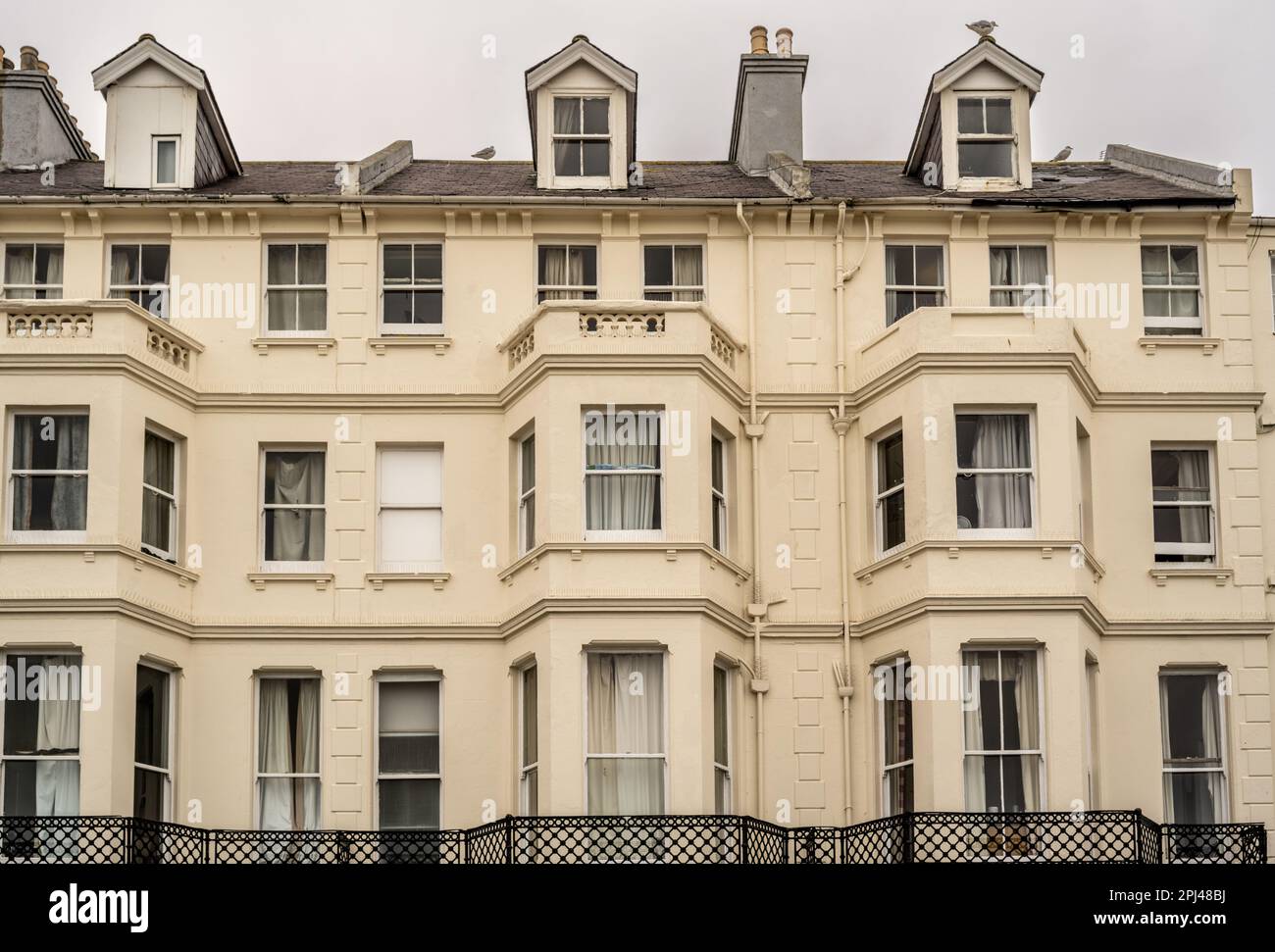 Der Eastbourne Council äußert Bedenken hinsichtlich des Schutzes von Asylbewerbern in einem von der Innenverwaltung betriebenen Hotel. Zweihundert Asylsuchende Kinder, die untergebracht wurden Stockfoto