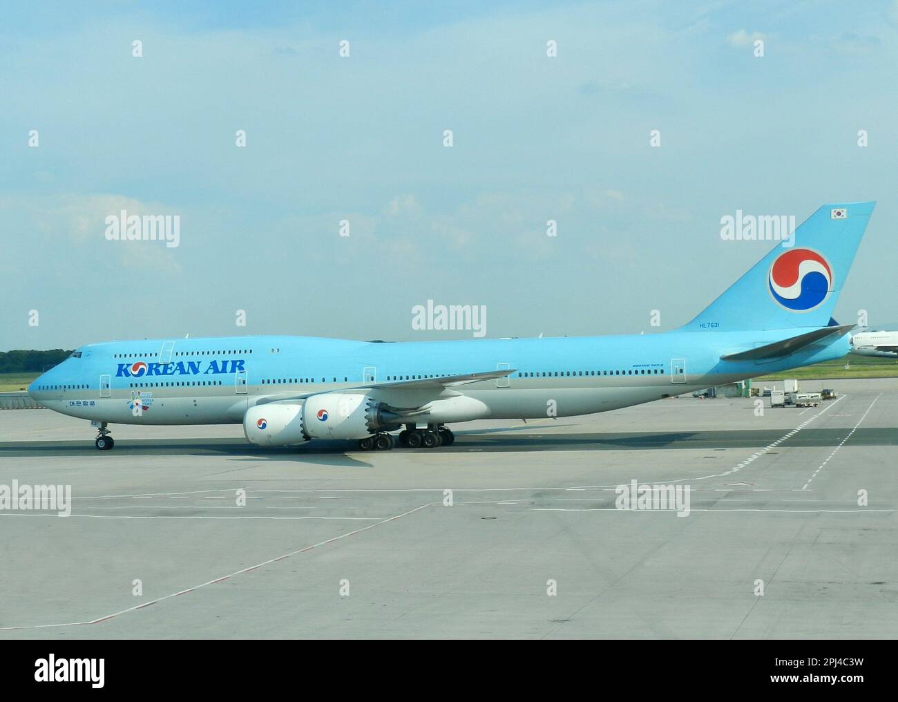 Deutschland, Frankfurt: HL-7631 Boeing 747-885 (c/n 40906) der Korean Airlines am Flughafen Frankfurt. Stockfoto