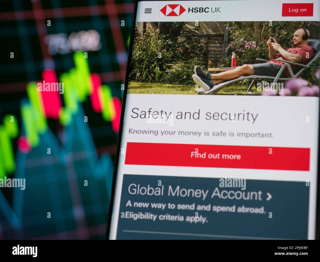 Galati, Rumänien – 30. März 2023: HSBC Bank Stock: Navigating the Market's Highs and lows Stockfoto