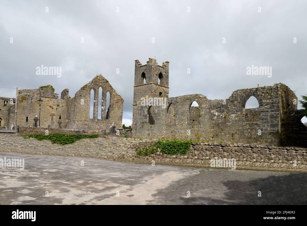 Irland, Grafschaft Mayo, Cong: Ruinen der Cong Abbey (Augustinian), die aus dem 8. Jahrhundert stammt, aber viele Male wieder aufgebaut wurde. Ende der 16. Jahre Stockfoto