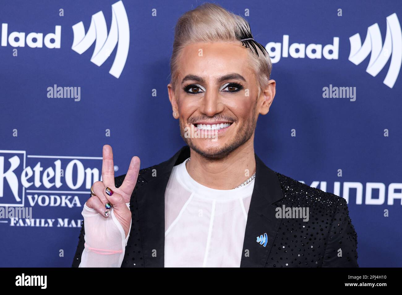 BEVERLY HILLS, LOS ANGELES, KALIFORNIEN, USA - MÄRZ 30: Amerikanische Tänzerin, Schauspieler, Sängerin, Produzent, Fernsehmoderator und YouTube-Persönlichkeit, Frankie Grande, Bruder von Ariana Grande, trifft am 30. März 2023 bei den alljährlichen GLAAD Media Awards 34. Los Angeles im Beverly Hilton Hotel in Beverly Hills, Los Angeles, Kalifornien, USA ein. (Foto von Xavier Collin/Image Press Agency) Stockfoto