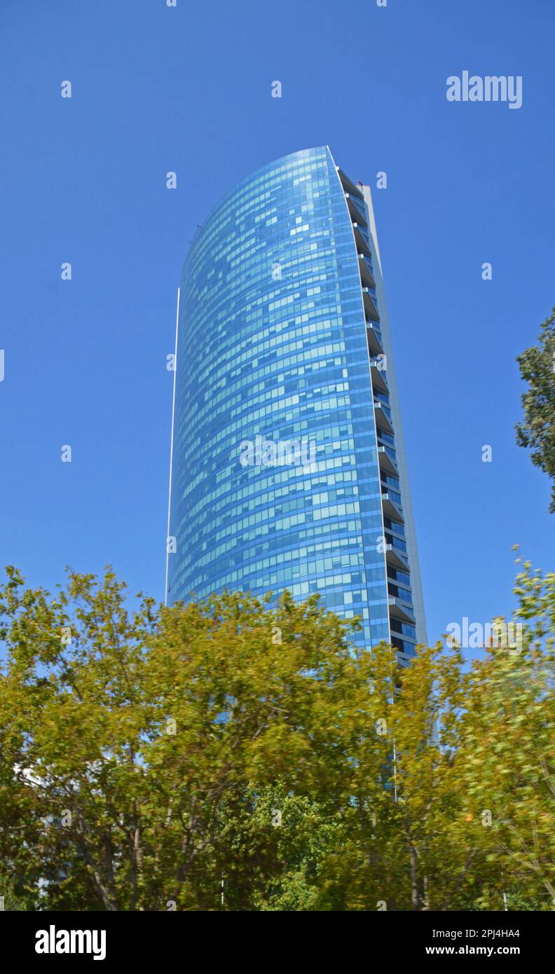 Chile. Santiago: Titan La Portado ist mit 205 Metern das zweithöchste Gebäude in Chile, das 2010 fertiggestellt wurde. Es hat 55 Stockwerke und 129.000 Quadratmeter Stockfoto