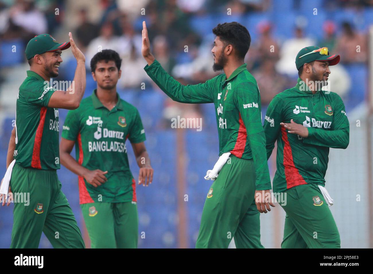 bangladeschischer Debütant feiert nach Paul Starling Wicket während des dritten T20I-Spiels Bangladesch-Irland im Zahur Ahmed Chowdhury Stadiu, Sagori Stockfoto