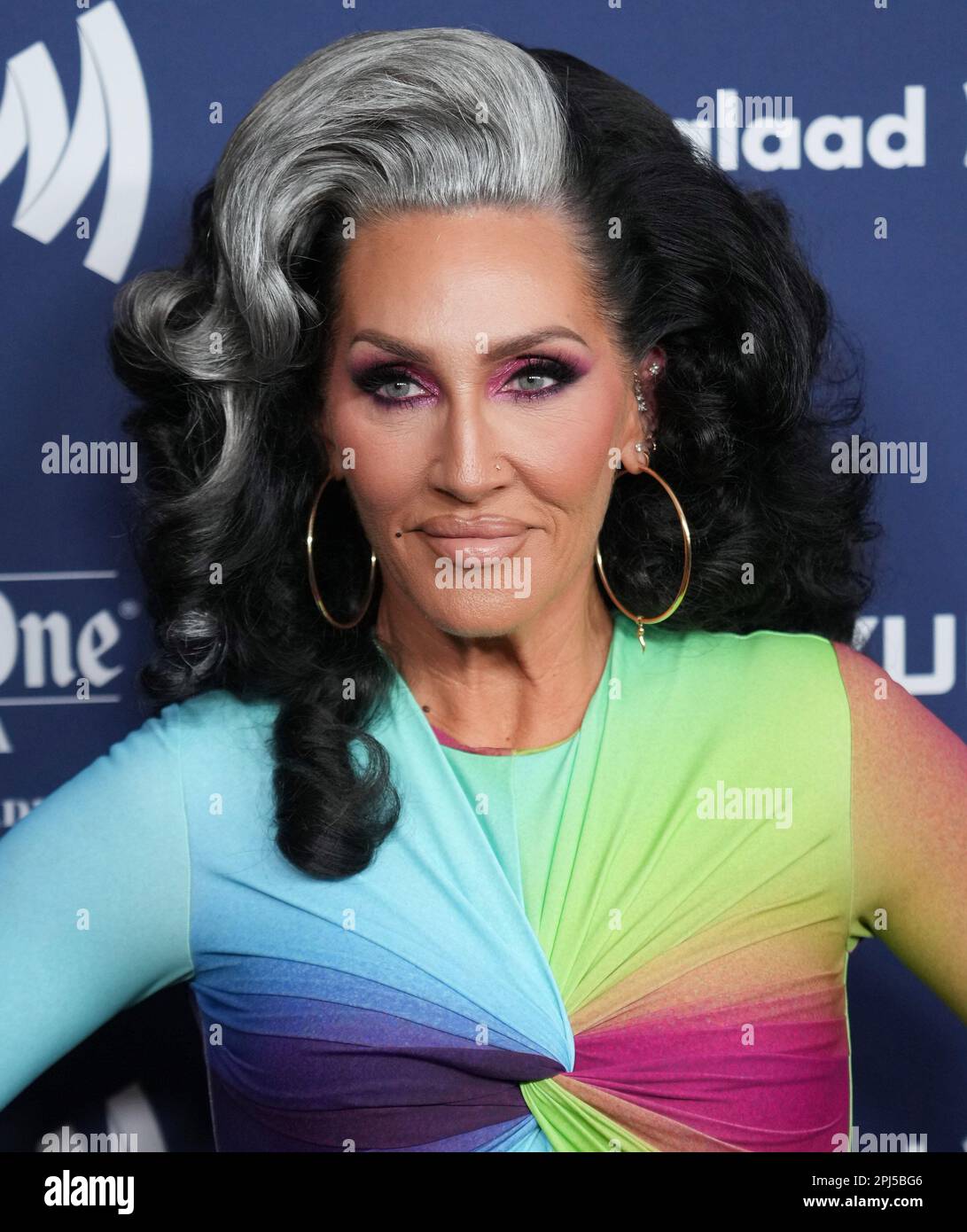 Michelle Visage wird am Donnerstag, den 30. März 2023, bei den alljährlichen GLAAD Media Awards 34. im Beverly Hilton in Beverly Hills, Kalifornien, verliehen. (Foto: Sthanlee B. Mirador/Sipa USA) Stockfoto