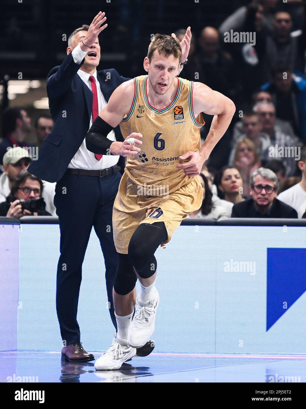 Belgrad, Serbien, 28. März 2023. Jan Vesely vom FC Barcelona reagiert während des EuroLeague-Spiels der Turkish Airlines 2022/2023 zwischen Partizan Mozzart Bet Belgrad und dem FC Barcelona in der stark Arena in Belgrad, Serbien. 28. März 2023. Kredit: Nikola Krstic/Alamy Stockfoto