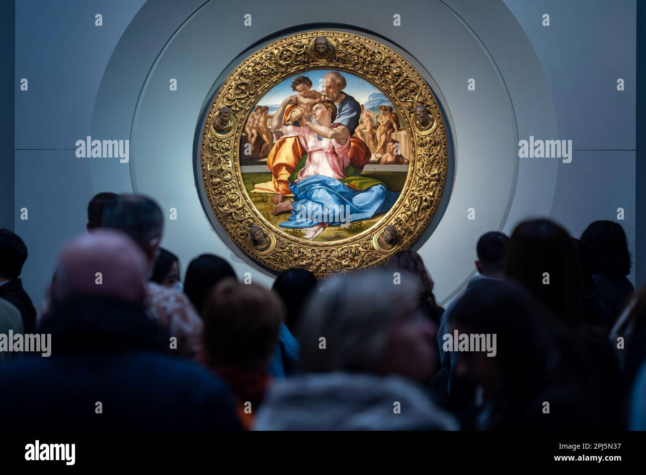 Michelangelos „Doni Tondo“ in den Uffizien, Florenz, Italien Stockfoto