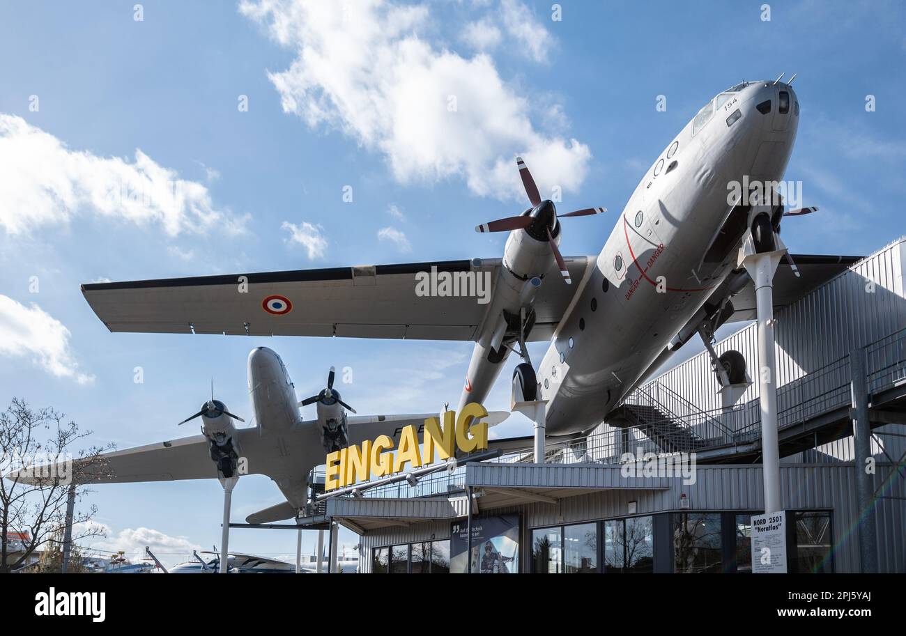 Flugzeuge und Raumfahrzeuge aus dem Speyer Technik Museum Flugzeuge und Space Shuttle Buran-Technik Museum Speyer Stockfoto