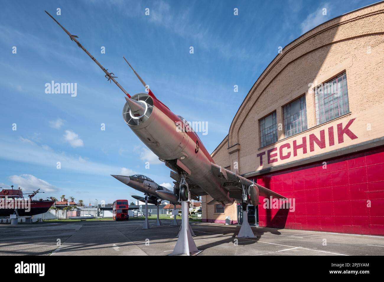 Flugzeuge und Raumfahrzeuge aus dem Speyer Technik Museum Flugzeuge und Space Shuttle Buran-Technik Museum Speyer Stockfoto