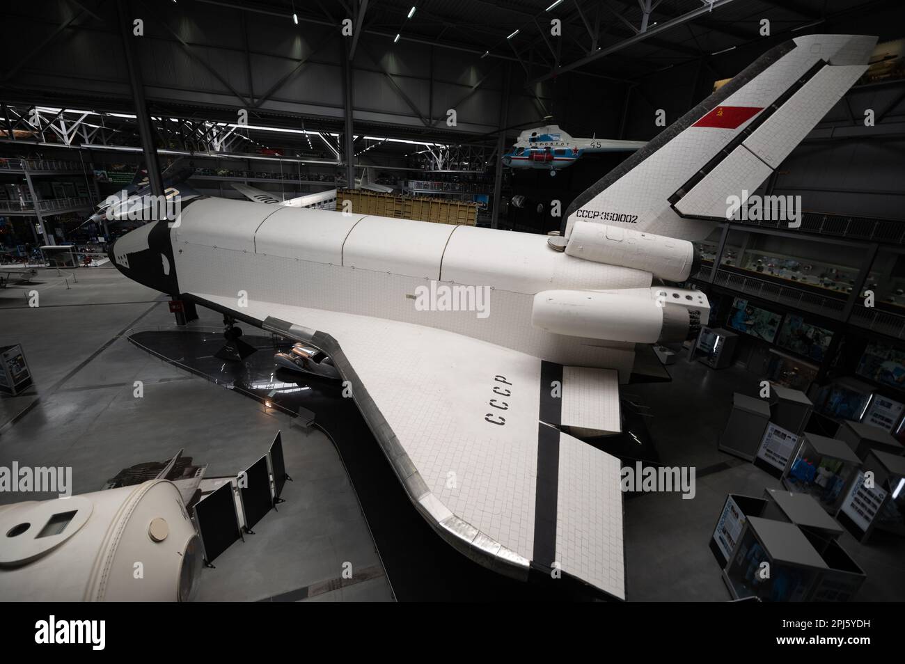 Flugzeuge und Raumfahrzeuge aus dem Speyer Technik Museum Flugzeuge und Space Shuttle Buran-Technik Museum Speyer Stockfoto