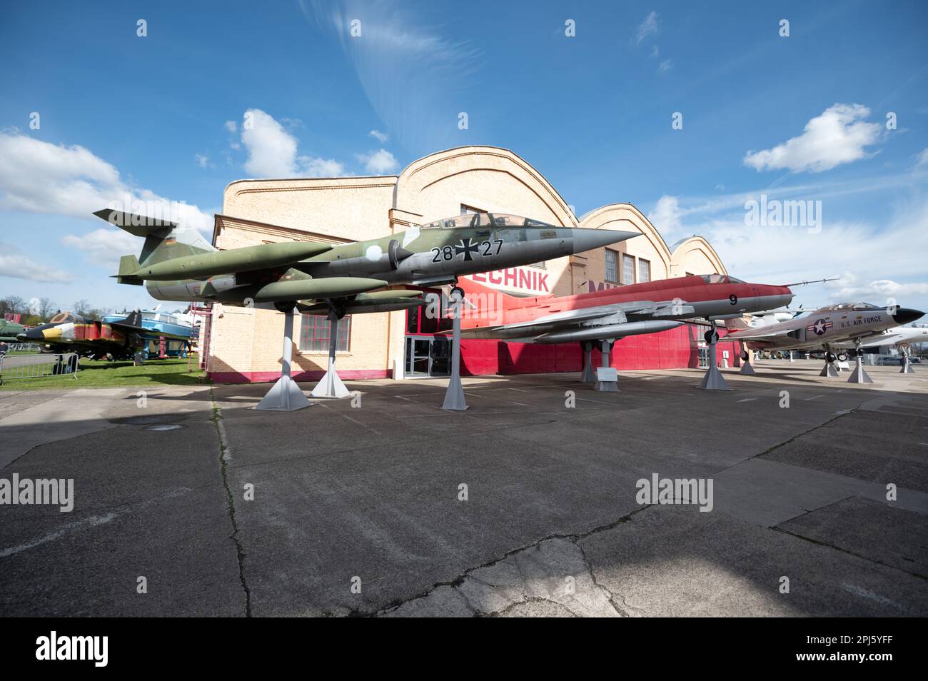Flugzeuge und Raumfahrzeuge aus dem Speyer Technik Museum Flugzeuge und Space Shuttle Buran-Technik Museum Speyer Stockfoto