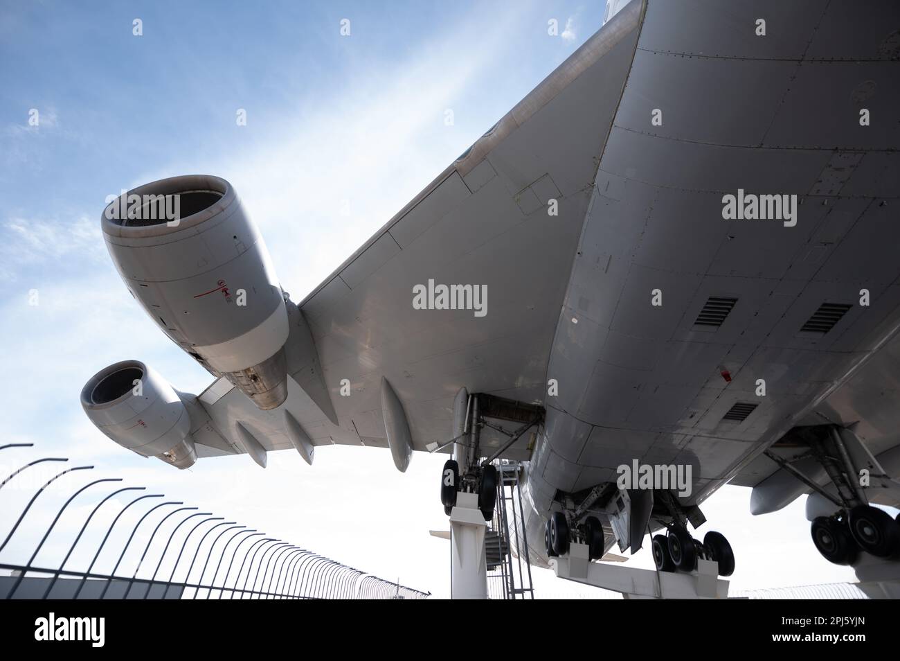 Flugzeuge und Raumfahrzeuge aus dem Speyer Technik Museum Flugzeuge und Space Shuttle Buran-Technik Museum Speyer Stockfoto