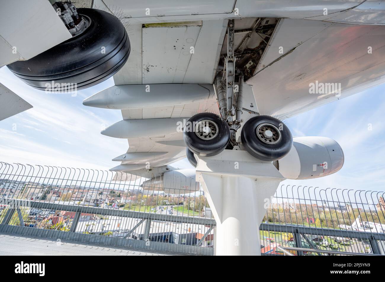 Flugzeuge und Raumfahrzeuge aus dem Speyer Technik Museum Flugzeuge und Space Shuttle Buran-Technik Museum Speyer Stockfoto