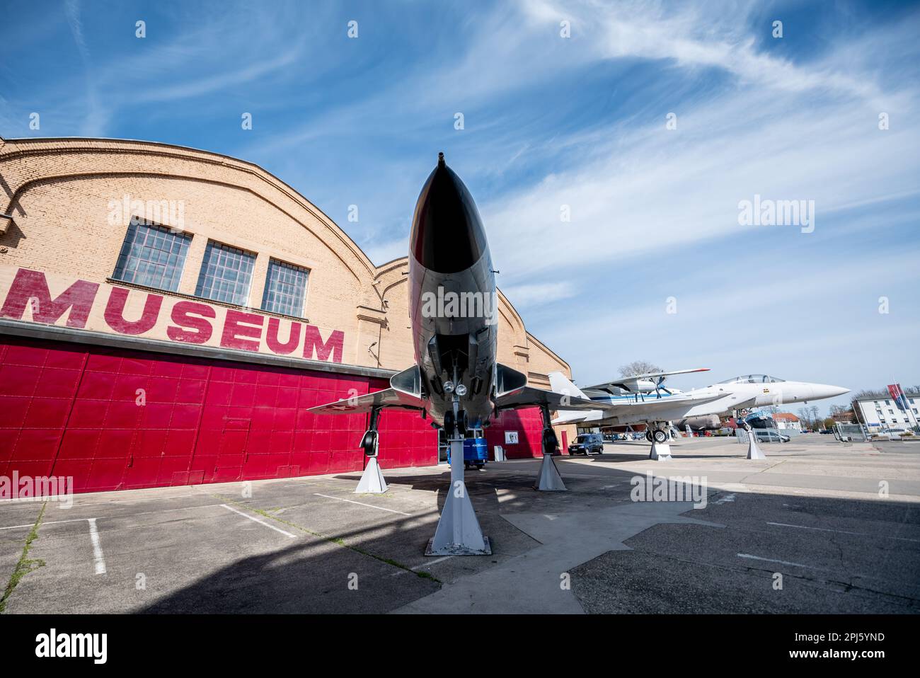 Flugzeuge und Raumfahrzeuge aus dem Speyer Technik Museum Flugzeuge und Space Shuttle Buran-Technik Museum Speyer Stockfoto