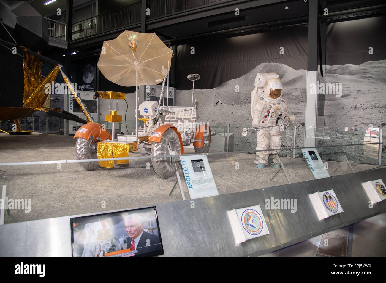 Flugzeuge und Raumfahrzeuge aus dem Speyer Technik Museum Flugzeuge und Space Shuttle Buran-Technik Museum Speyer Stockfoto