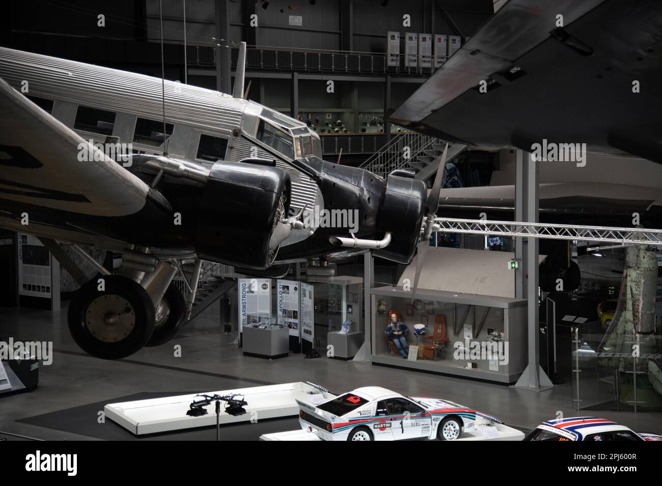 Flugzeuge und Raumfahrzeuge aus dem Speyer Technik Museum Flugzeuge und Space Shuttle Buran-Technik Museum Speyer Stockfoto