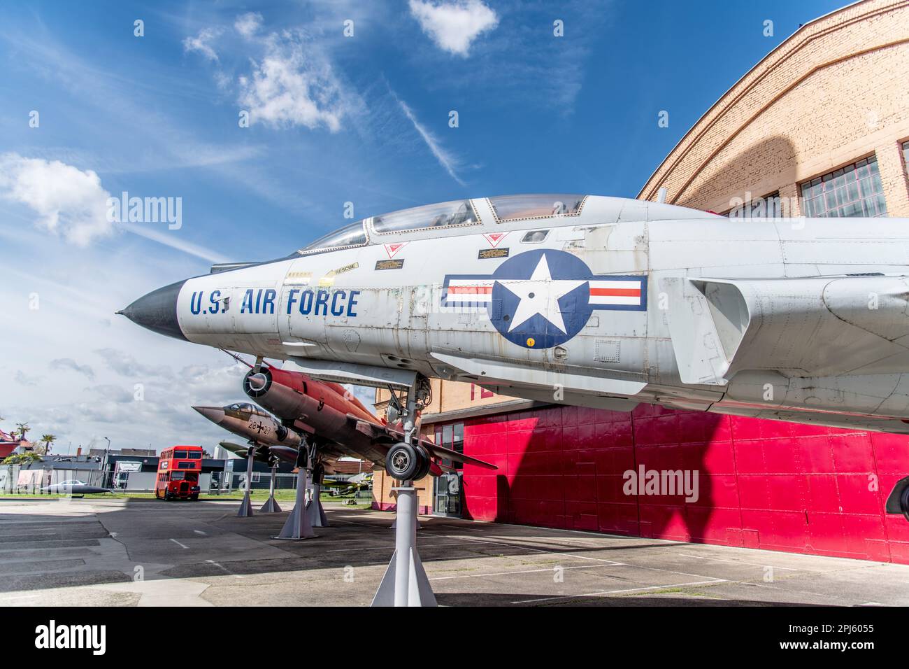 Flugzeuge und Raumfahrzeuge aus dem Speyer Technik Museum Flugzeuge und Space Shuttle Buran-Technik Museum Speyer Stockfoto