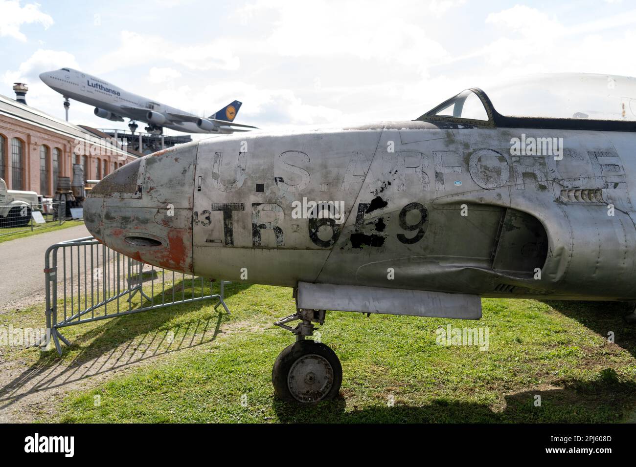 Flugzeuge und Raumfahrzeuge aus dem Speyer Technik Museum Flugzeuge und Space Shuttle Buran-Technik Museum Speyer Stockfoto
