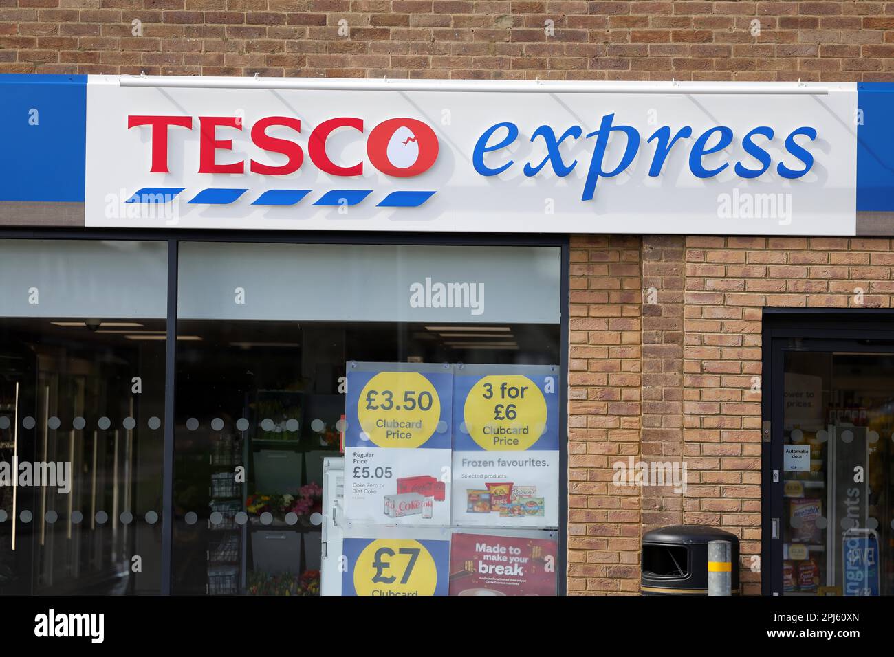 Bild ©lizenziert für Parsons Media. 30/03/2023. Letchworth , Vereinigtes Königreich. Tesco Express Letchworth, Herfordshire. Bild von Andrew Parsons/Parsons Media Stockfoto