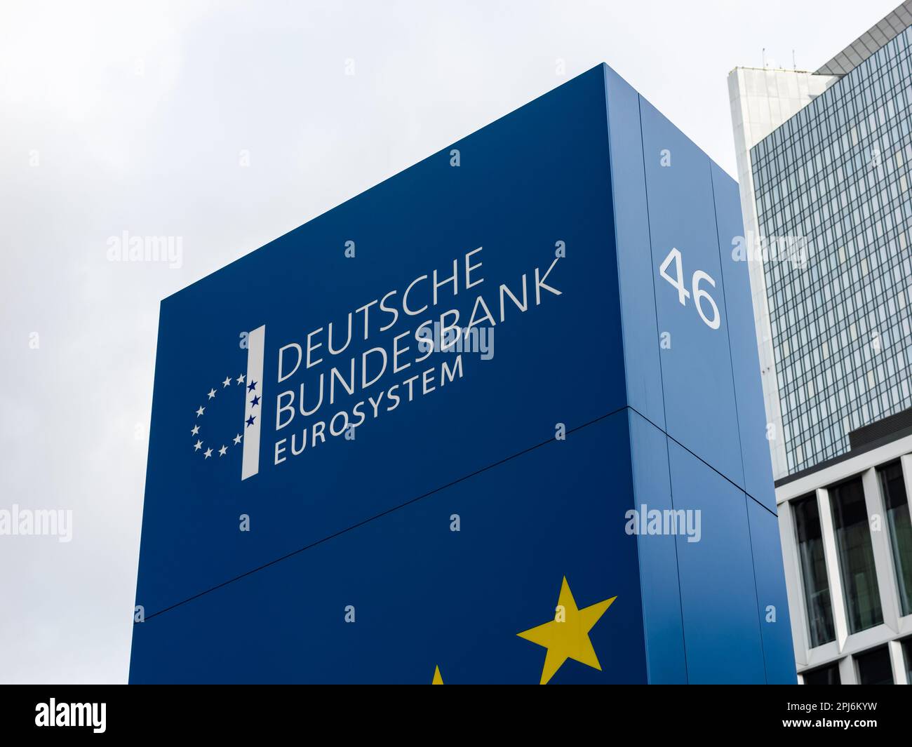 Deutsches Bundesbankzeichen. Die deutsche Zentralbank ist die Währungsbehörde. Sie reguliert die Finanzpolitik und bietet Dienstleistungen für Banken an. Stockfoto