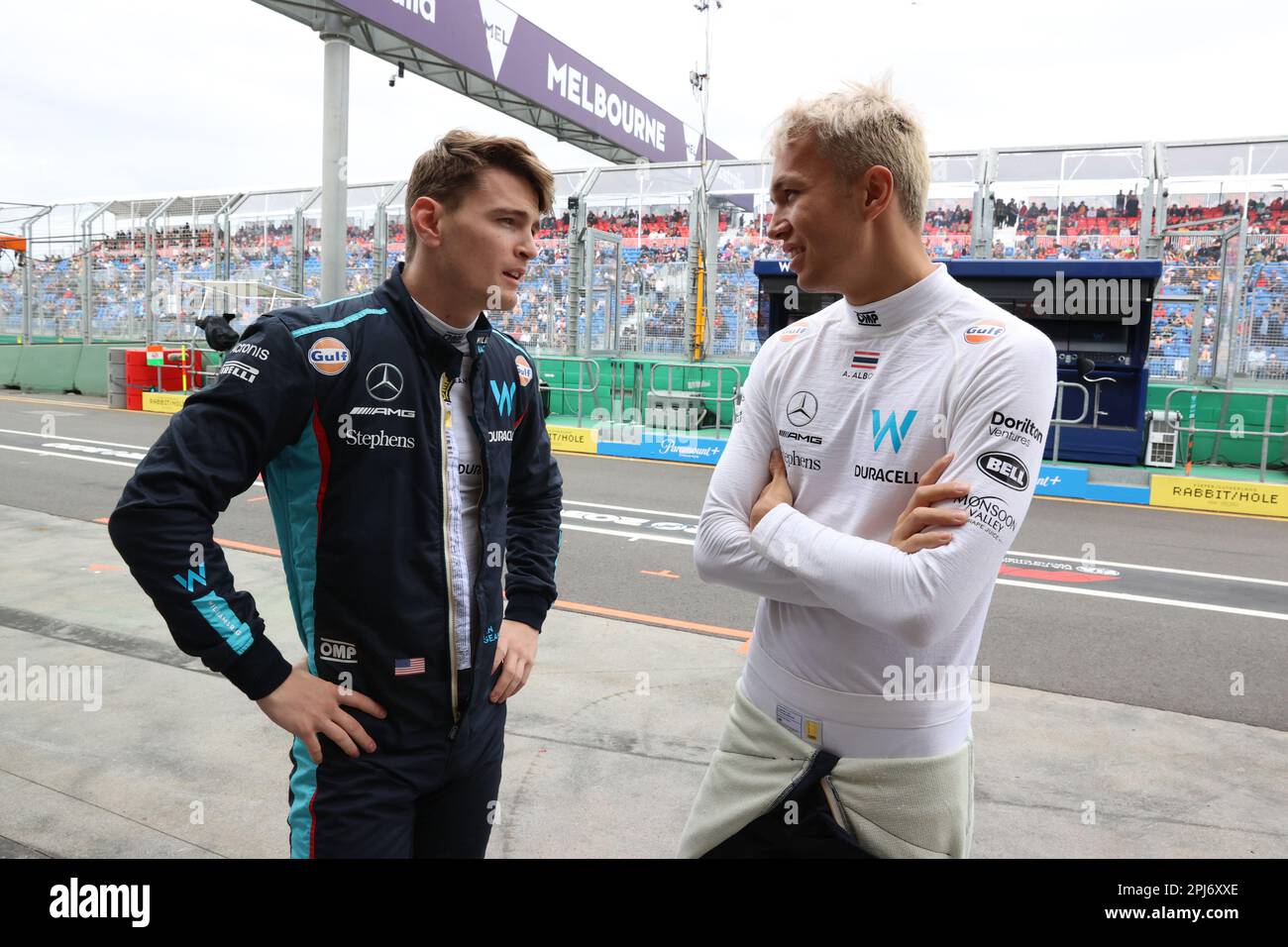 Melbourne, Australien. 31. März 2023. MELBOURNE, Australien, 31. März 2023; #2, Logan Sargeant, USA, und Alexander ALBON vom Team Williams F1, AUSTRALIAN Formula One Grand Prix am 31. März 2023, Albert Park - Melbourne, Formel 1 Rennen in Australien, Motorsport, F1 GP, Honorarpflichtiges Foto, Bild mit möglicher Gebühr, Copyright © Paul CROSS/ATP images (CROSS Paul/ATP/SPP) Credit: SPP Sport Press Photo. Alamy Live News Stockfoto