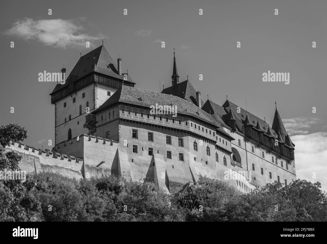 KARLSTEJN, TSCHECHISCHE REPUBLIK, EUROPA - Schloss Karlstejn in Böhmen. Stockfoto