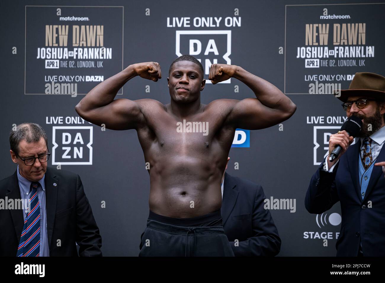 London, Großbritannien. 31. März 2023. Peter Kadiru wiegt beim Wiegen von Joshua gegen Franklin + Undercard in Westfield London, London, Großbritannien am Freitag, den 31. März 2023 in LONDON, ENGLAND. Kredit: Taka G Wu/Alamy Live News Stockfoto