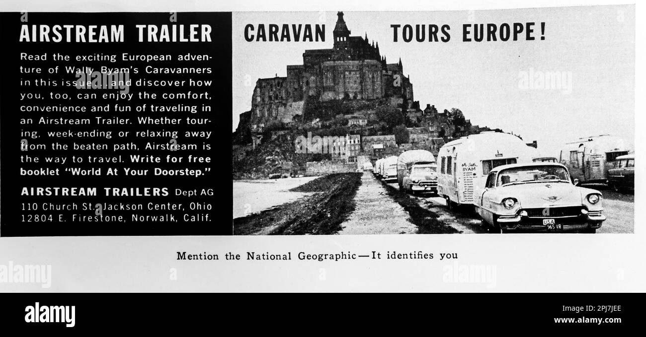 Airstream-Anhänger Wohnwagen Reise-Anhänger-Werbung in einem NatGeo Magazin Juni 1957 Stockfoto