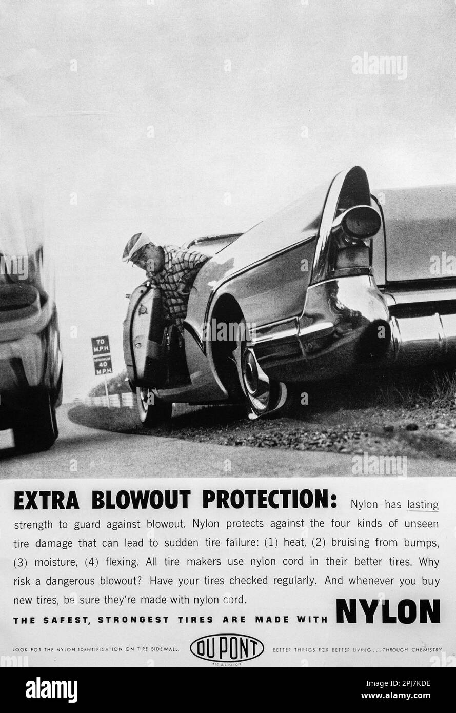 DuPont Nylon-Reifen, Reifen, Reifenwerbung in einem NatGeo-Magazin, August 1959 Stockfoto